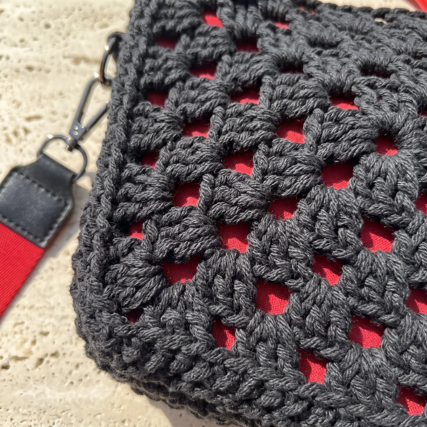Antíparos — stitch and hardware detail