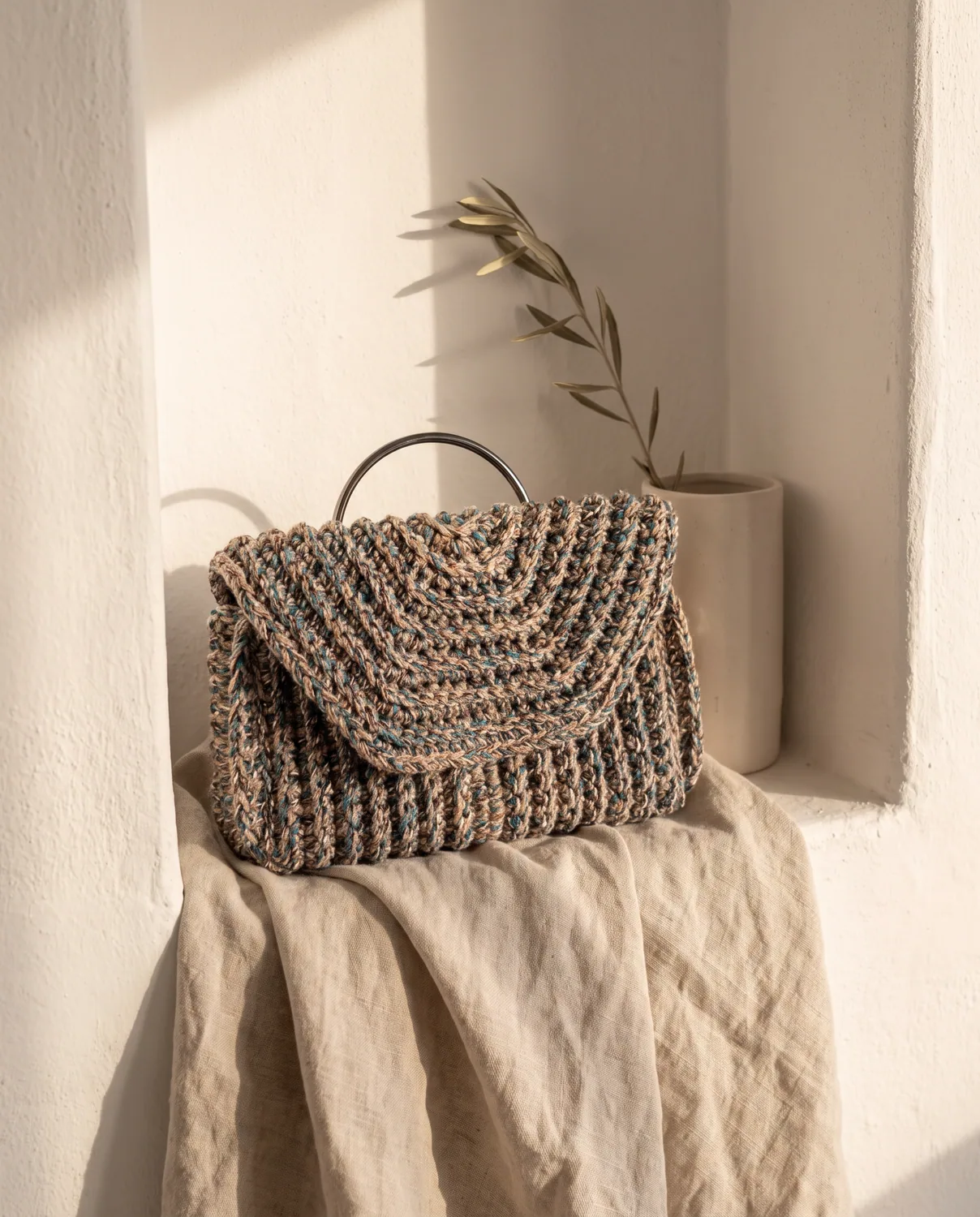 Sífnos — in a whitewashed niche